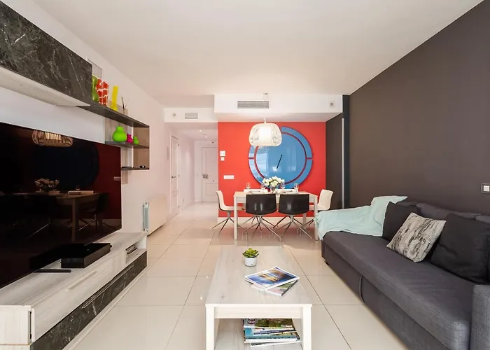 Luxury 2 bedroom apartment in Puerto Banús, parking&pool