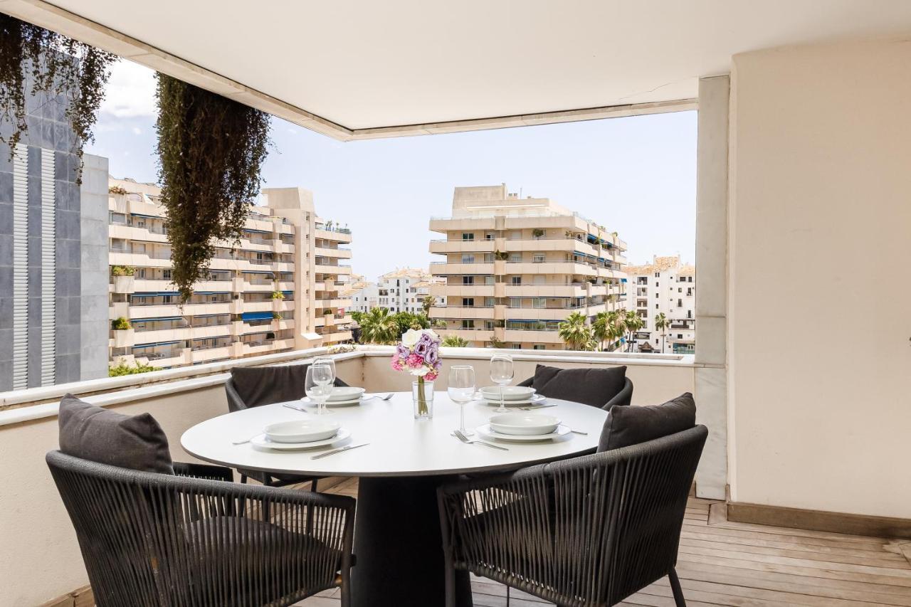Luxury 2 Bedroom In Puerto Banús, Parking&pool Appartement Marbella
